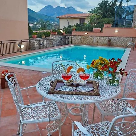 Sansone Villa *